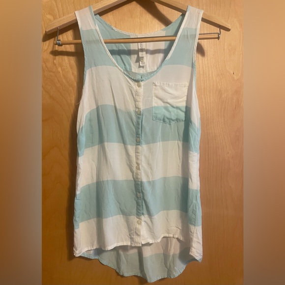 Aeropostale Tops - Aeropostale Sheer High-Low Buttoned Tank